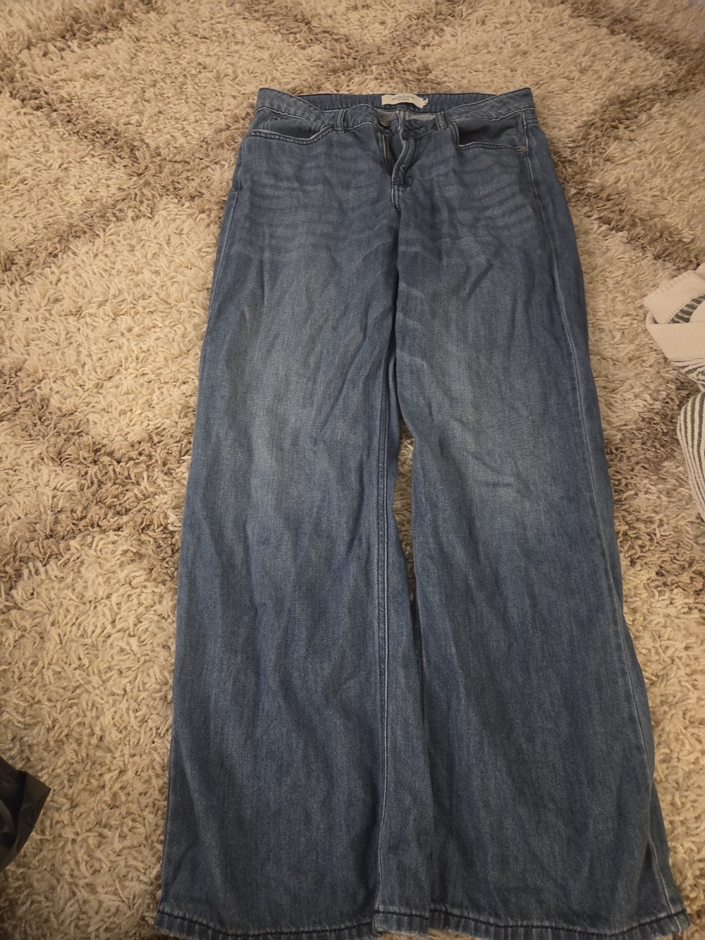 High-Rise Wide Leg Jeans in Medium Blue